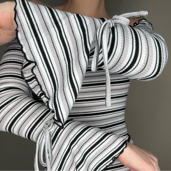 She & Sky off the shoulder mini dress - Picture 4 of 6